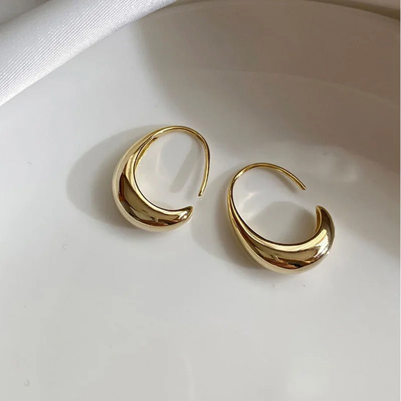 Vintage Gold & Shiny Crescent Moon Shape Earrings-Lydieannejewelry