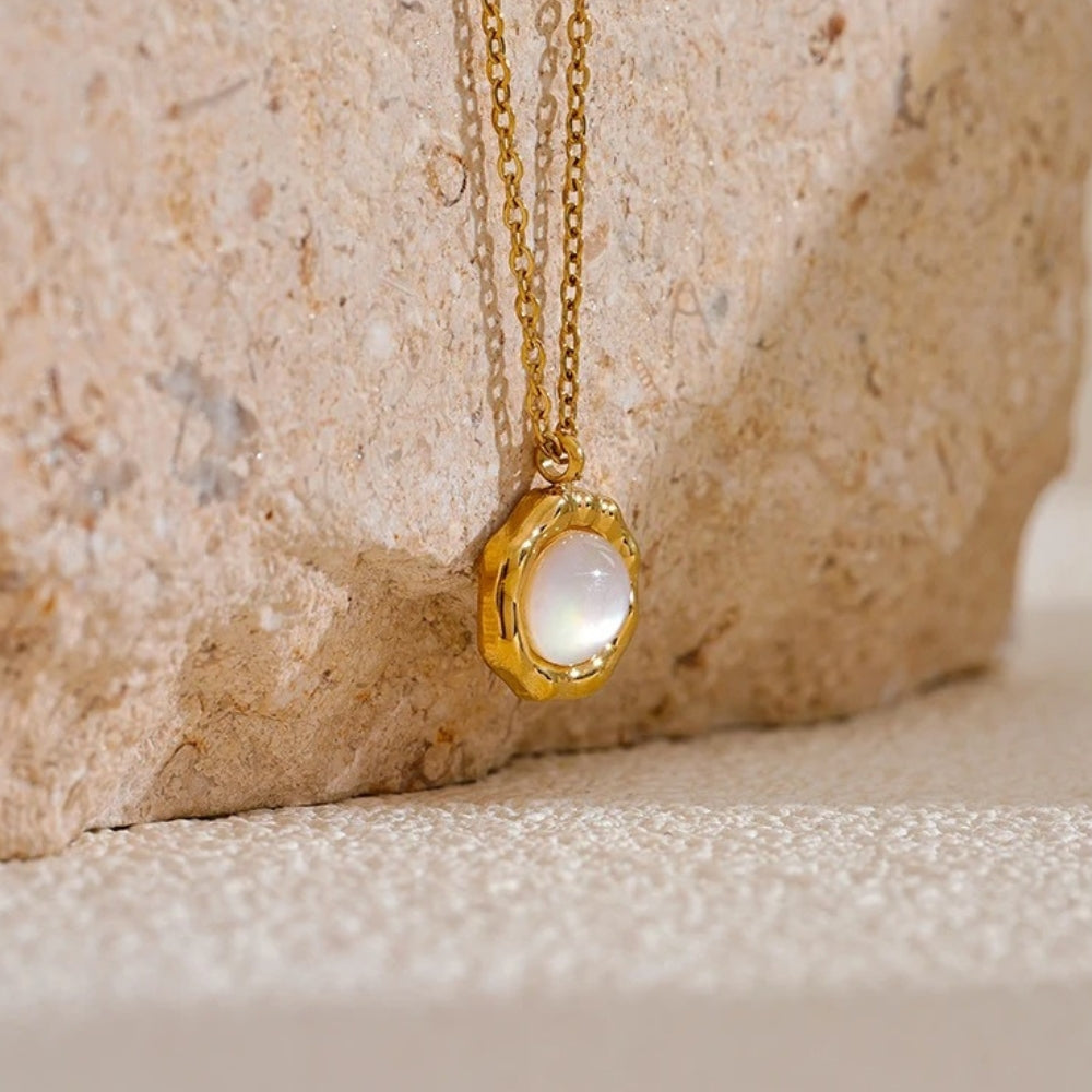 Vintage Pearl Medallion Gold Necklace-Lydieannejewelry