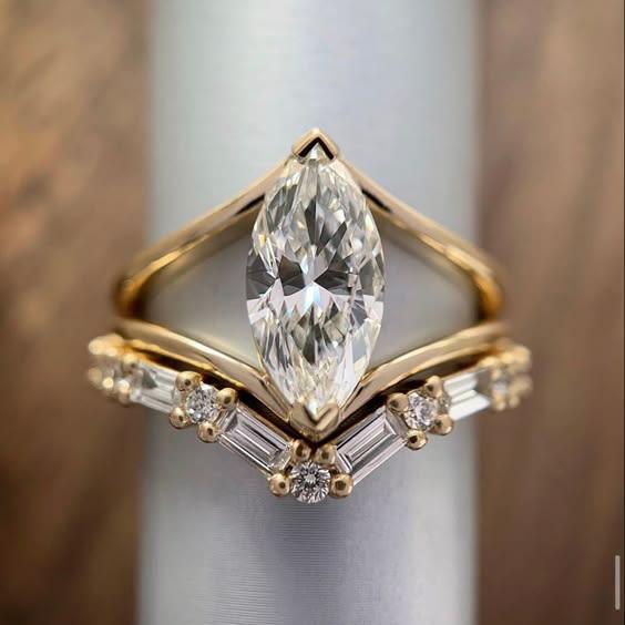Vintage Crystaline Elegant Ring-Lydieannejewelry
