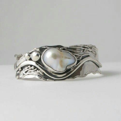Vintage White Stone Silver Wavy Ring