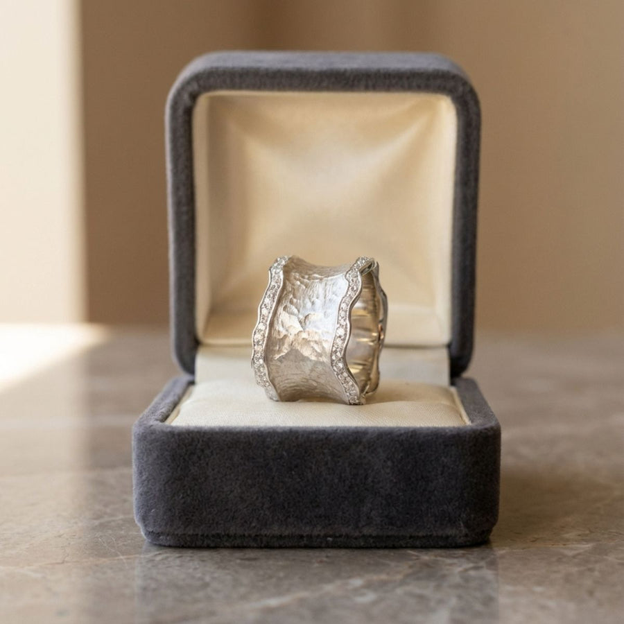 Vintage Silver Band Bright Ring