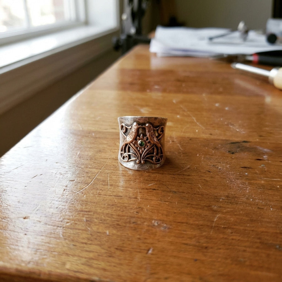 Vintage Carved Golden Ring Round Tube Ring