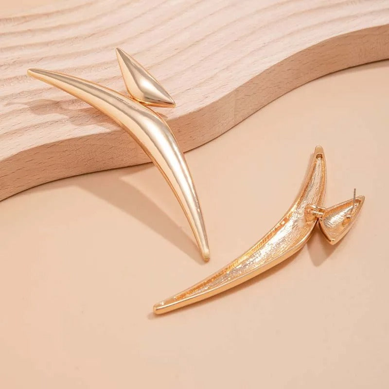 Vintage Gold Asymmetrical Sculpted Earrings-Lydieannejewelry